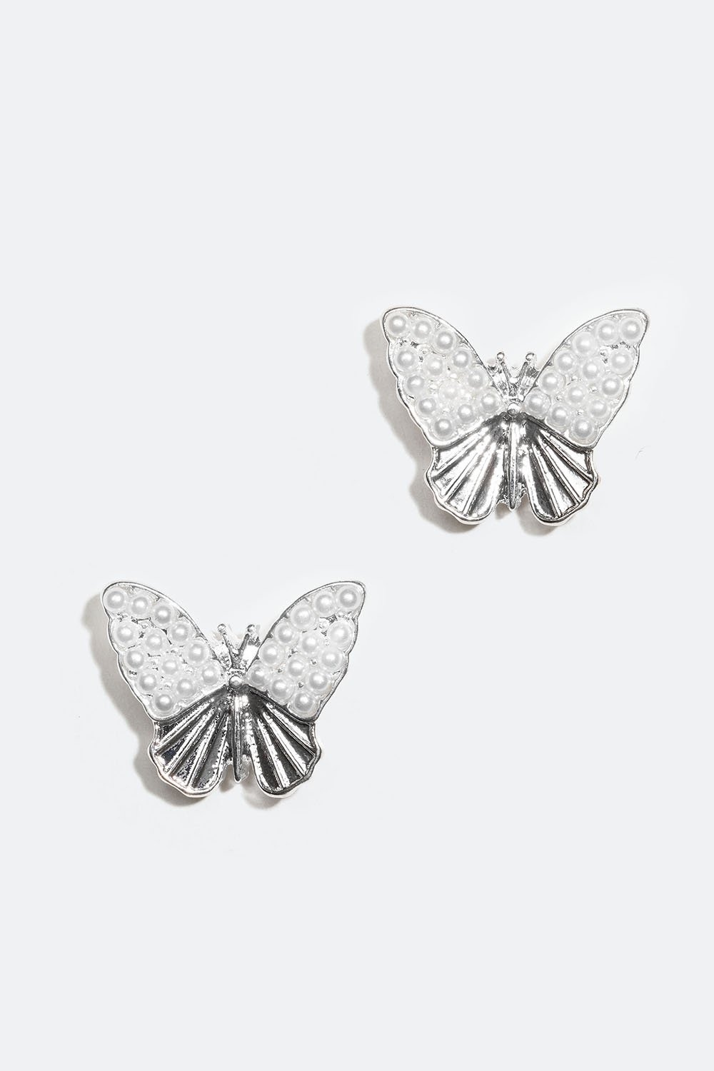 Ørestikker med sommerfugle og perler i gruppen Smykker / Øreringe hos Glitter (253005731001)