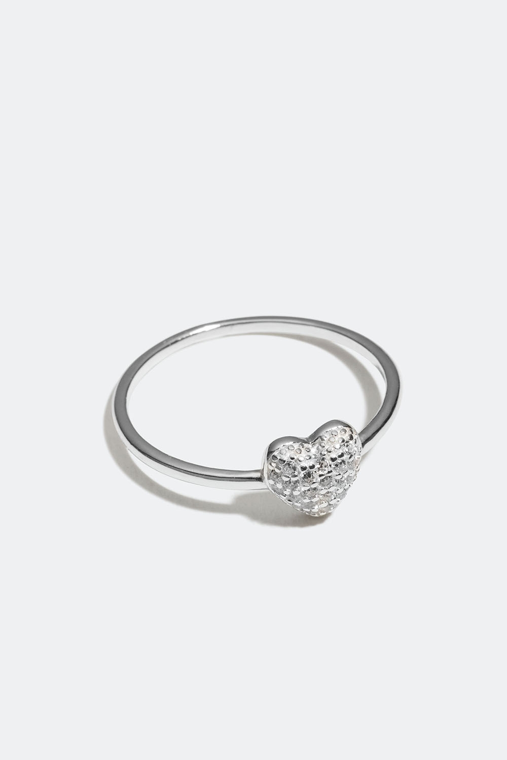 Ring i ægte sølv med hjerter og kubisk zirkonia i gruppen Smykker / Ringe / Tynde hos Glitter (556000661016)