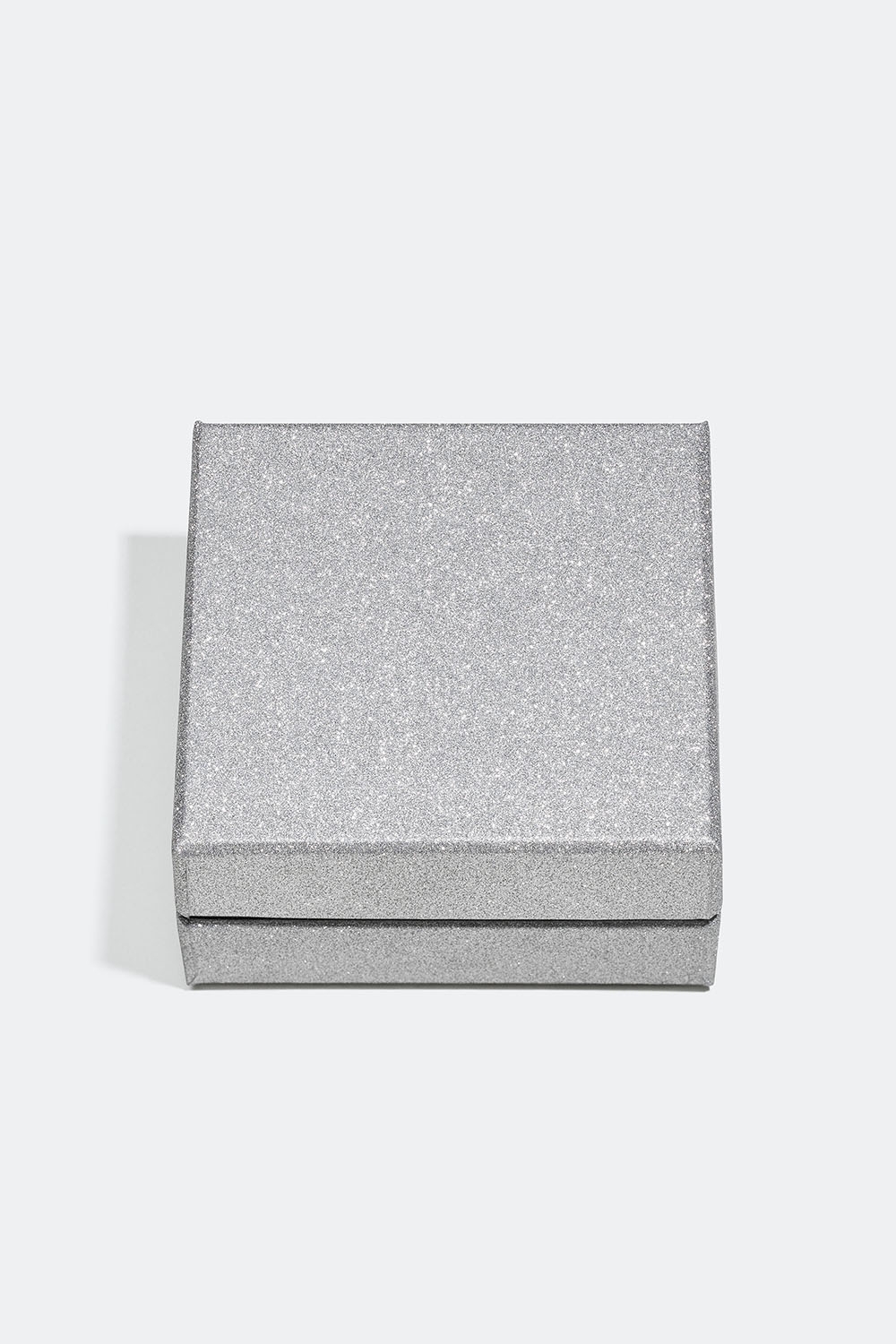Sølvfarvet gaveæske med glitter i gruppen Gavetips / Gaveæsker hos Glitter (109000061000)