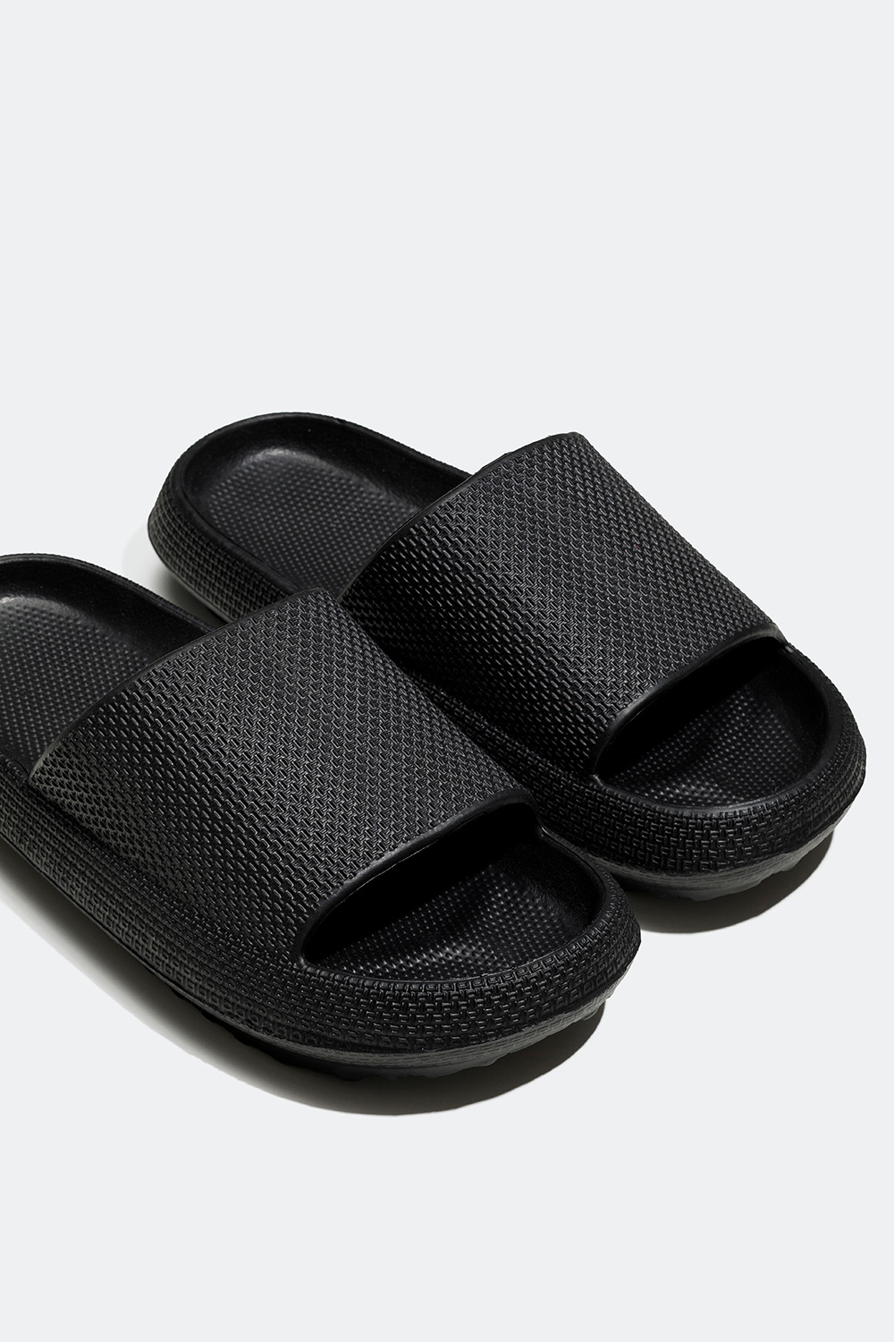 Slip-in sandaler i sort i gruppen Accessories / Tøfler hos Glitter (10900019)