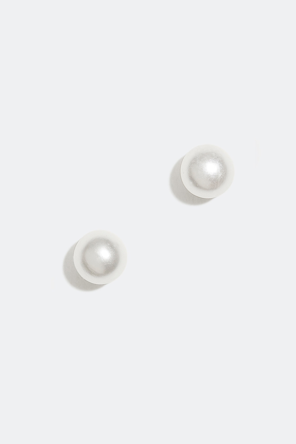 Klassiske øreringe med plastperler i gruppen Sølvsmykker / Sølvøreringe hos Glitter (119030)