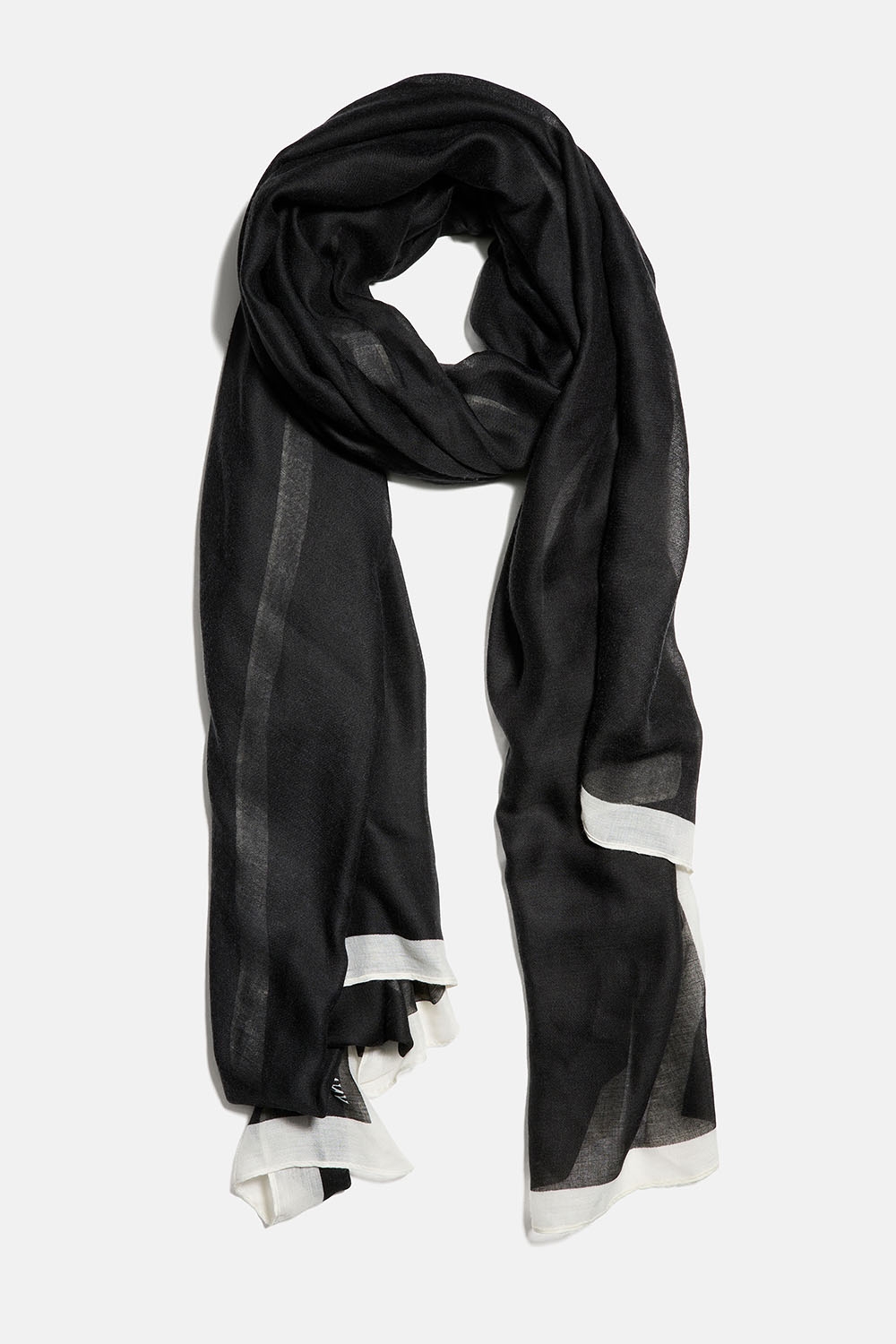 Sort sjal med hvide kanter i gruppen Accessories / Tørklæder hos Glitter (171001519000)