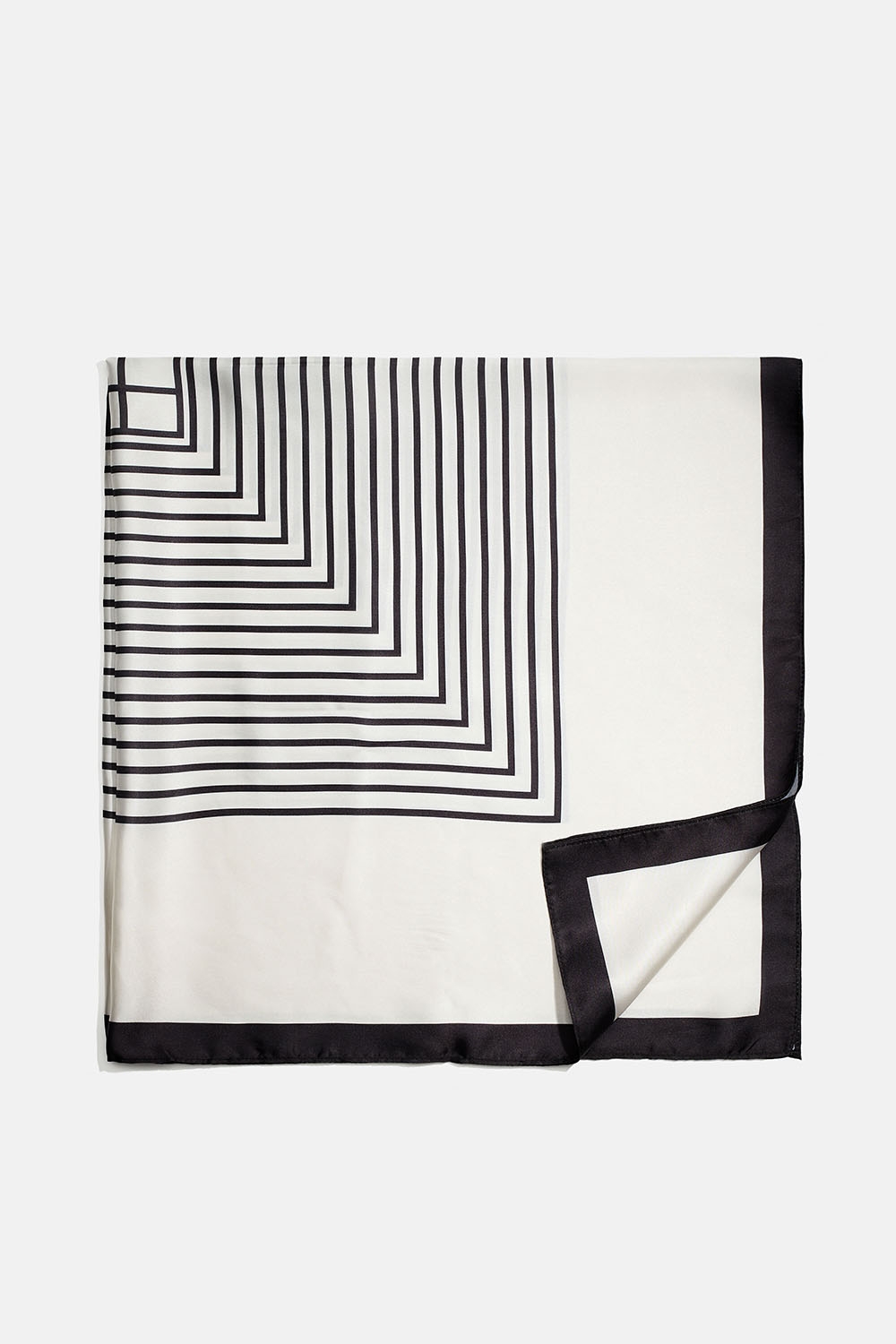 Satintørklæde med grafisk print i gruppen Accessories / Tørklæder hos Glitter (171001533100)