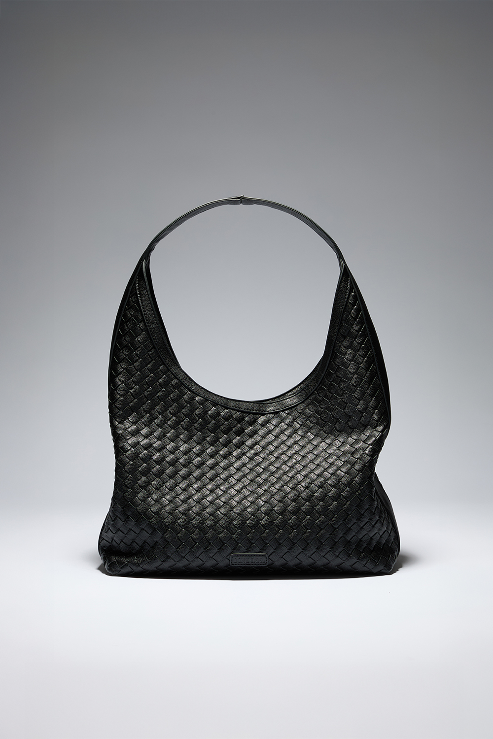 Sort hobo-taske med flettet tekstur i gruppen Store week / hos Glitter (172001749000)