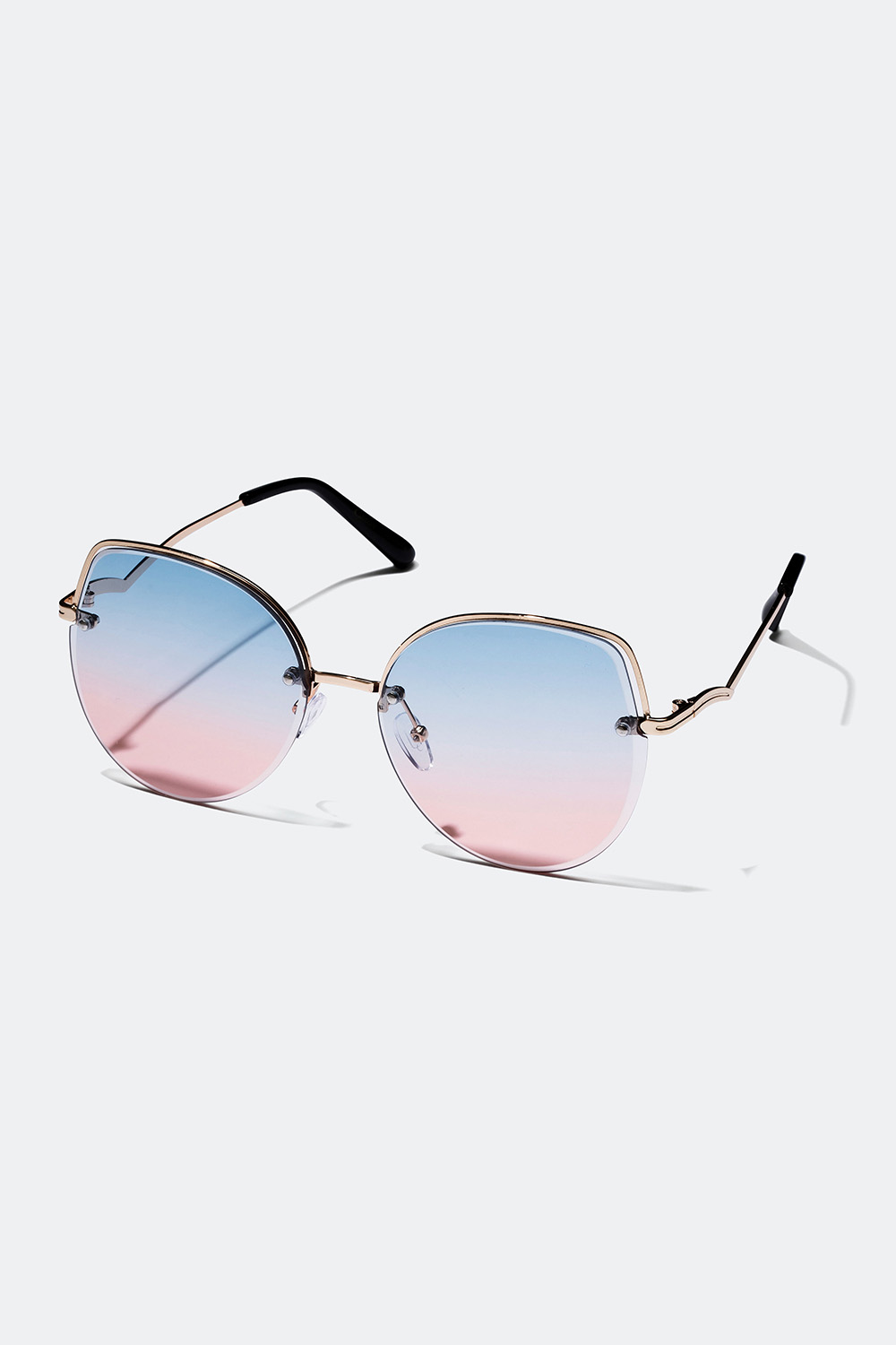 Solbriller med glas i graduerede nuancer i gruppen Solbriller hos Glitter (17600014)