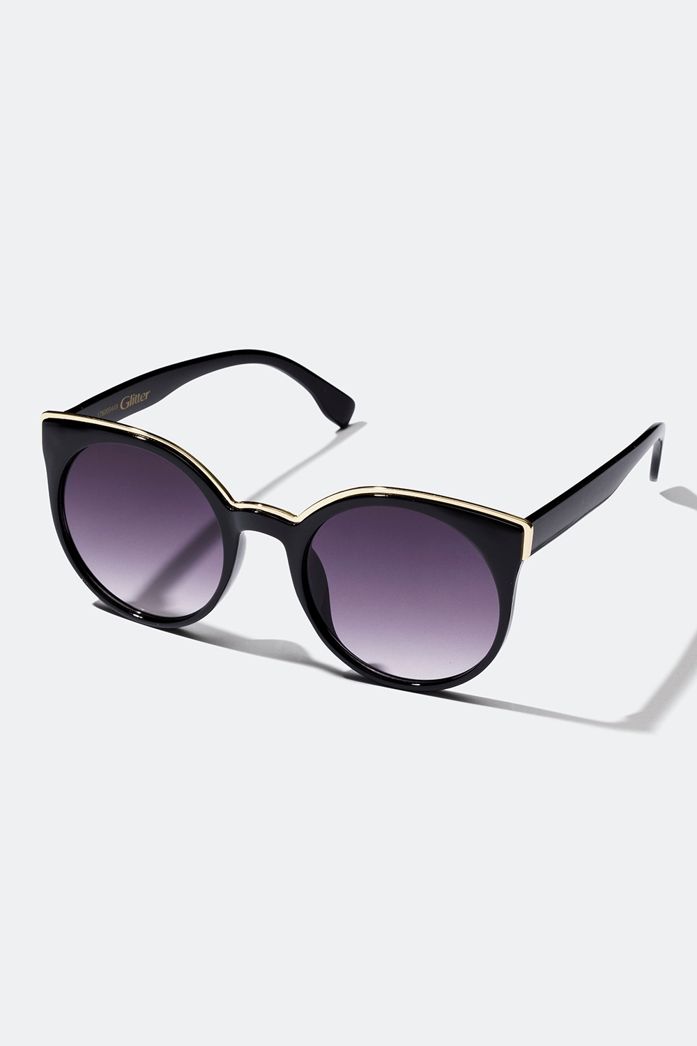 Sorte solbriller med guldfarvet kant i gruppen Accessories / Solbriller hos Glitter (176000449000)