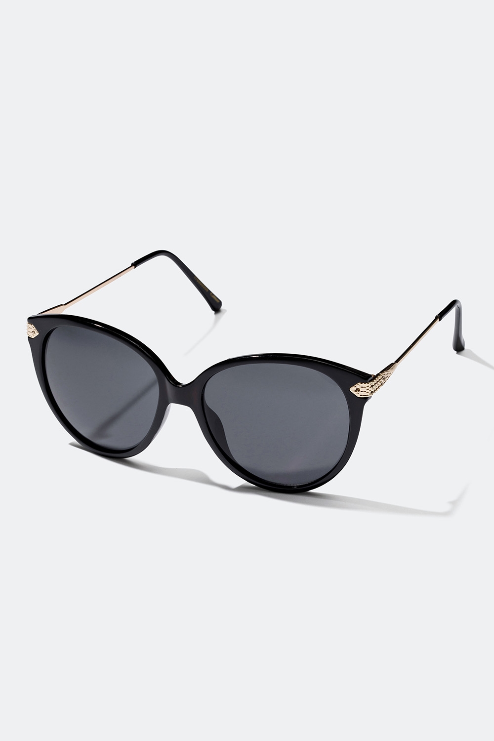 Sorte solbriller med guldfarvede stænger i gruppen Accessories / Solbriller hos Glitter (176000559000)