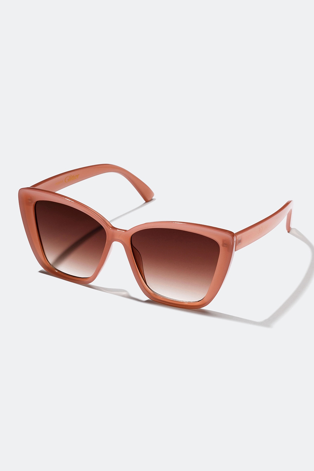 Brunrosa solbriller med cat eye design i gruppen Solbriller hos Glitter (176000565100)