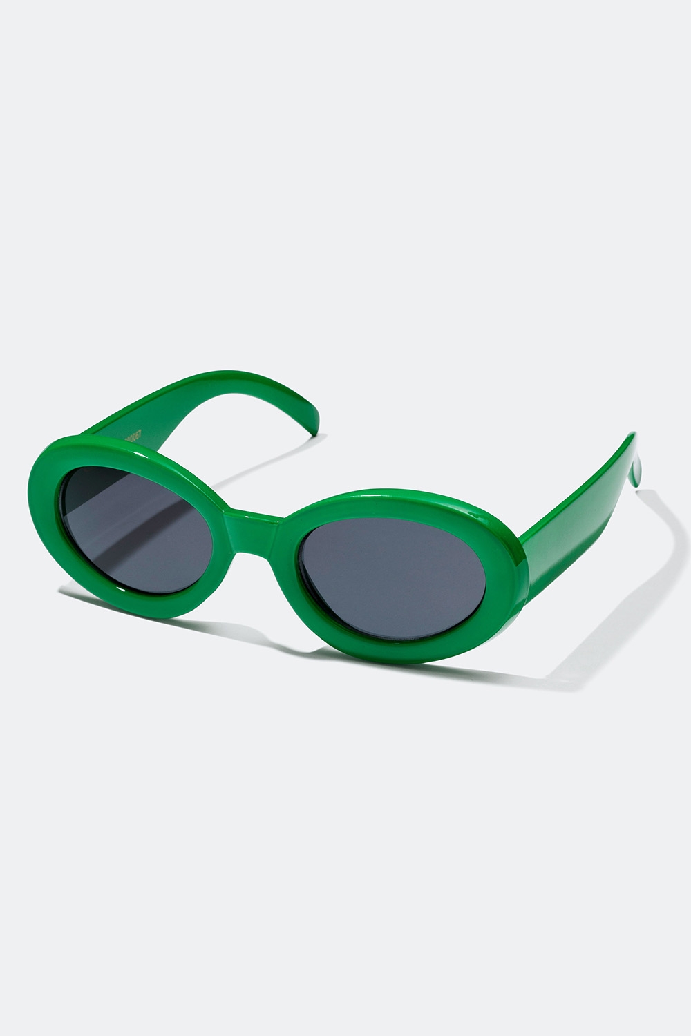 Grønne solbriller med ovalt design i gruppen Solbriller hos Glitter (176000677500)