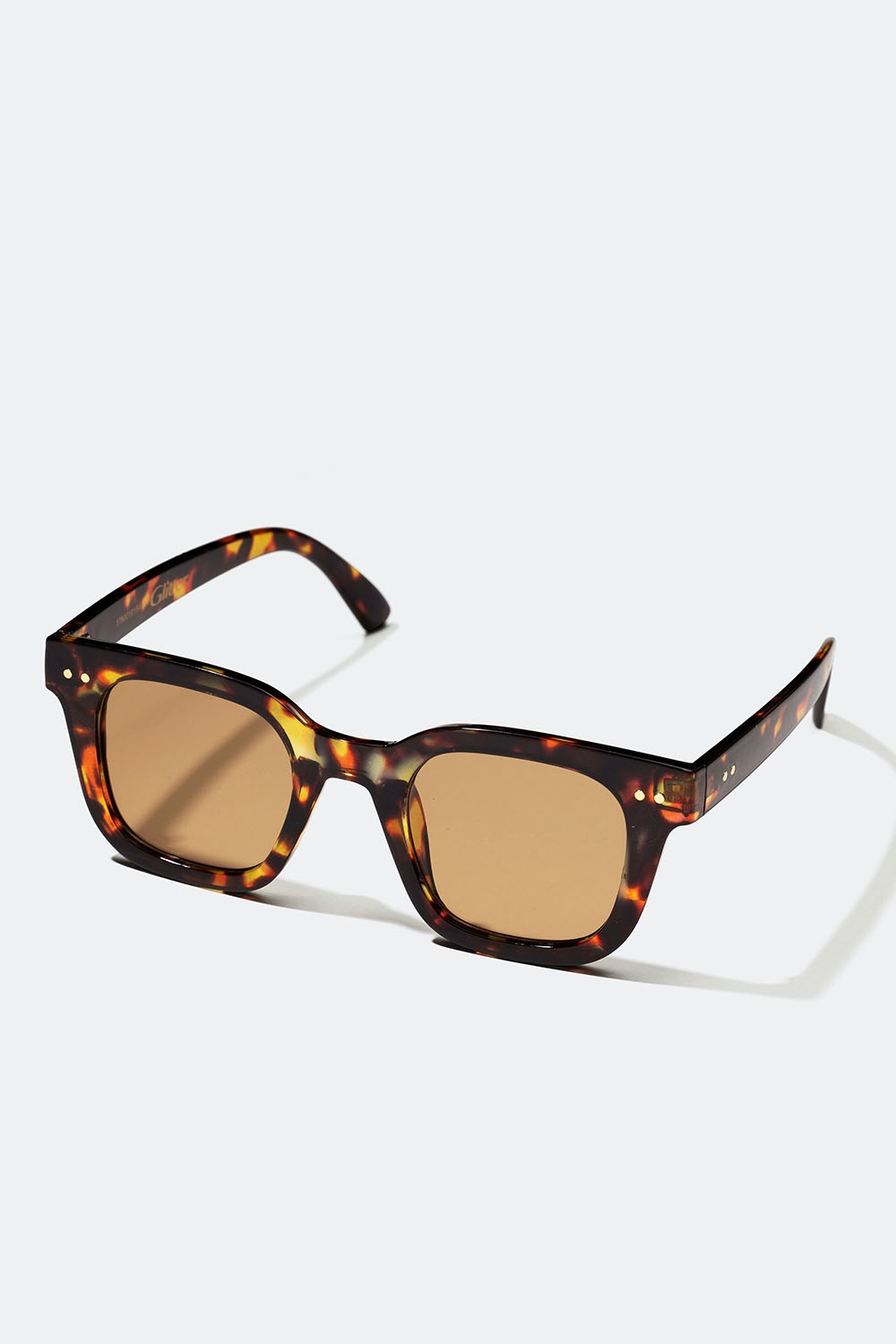 Solbriller med brunt skildpaddemønstret stel i gruppen Accessories / Solbriller hos Glitter (176001018400)