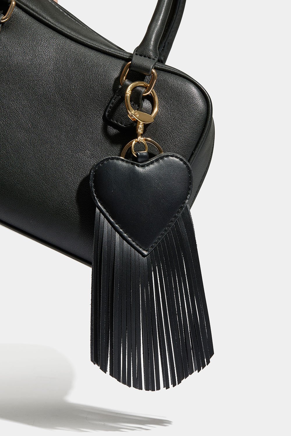 Taskepynt med hjerter og frynser i gruppen Tasker / Bag charms hos Glitter (177000609000)