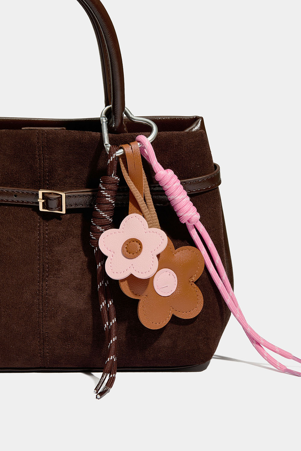 Taskepynt med blomster og reb i gruppen Tasker / Bag charms hos Glitter (177000625400)