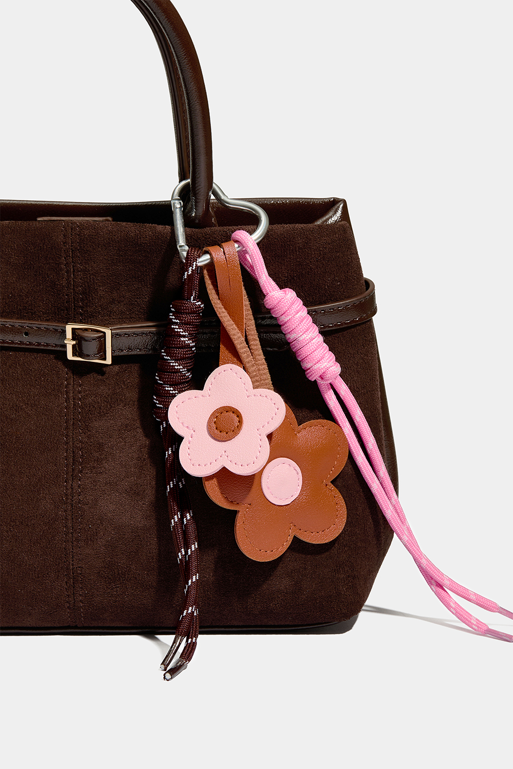 Taskepynt med blomster og reb i gruppen Tasker / Bag charms hos Glitter (177000625400)