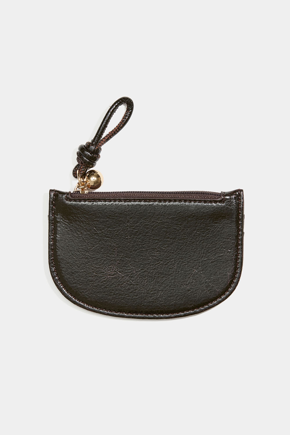 Kortholder i mørkebrunt imiteret læder med dekorativ metalkugle i gruppen Accessories / Punge & kortholdere / Kortholdere hos Glitter (177000828200)