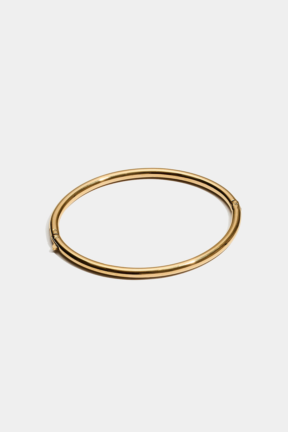 Smal bangle i 18k forgyldt stål i gruppen Stål / Armbånd i stål hos Glitter (251002212002)