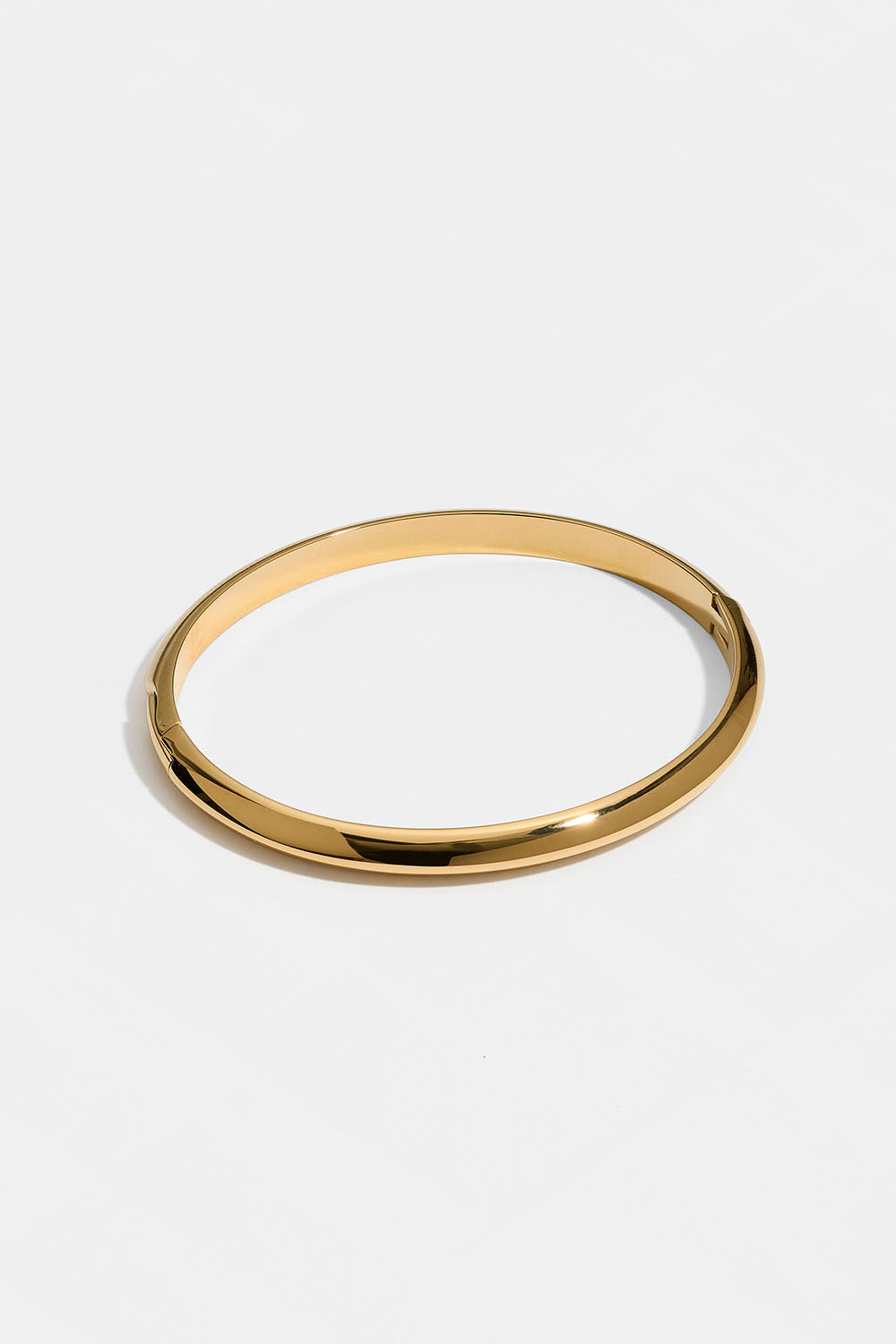 Bangle i 18 karat forgyldt stål i gruppen Stål / Armbånd i stål hos Glitter (251002222002)