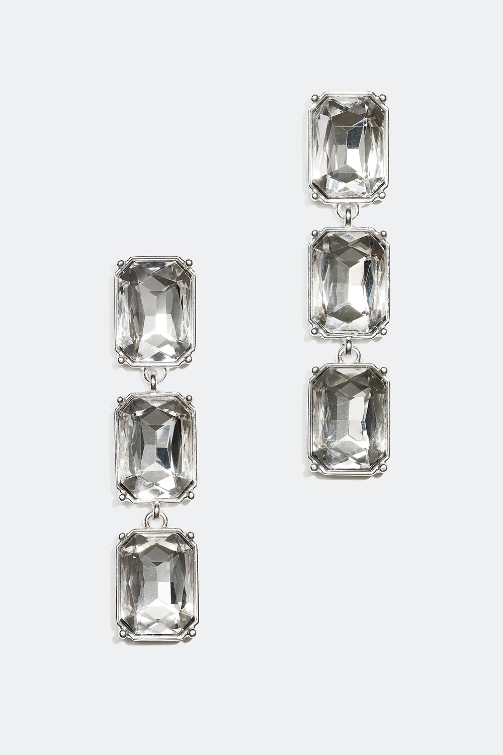 Sølvfarvede øreringe med rektangulære glassten i gruppen Smykker / Øreringe hos Glitter (253002551000)