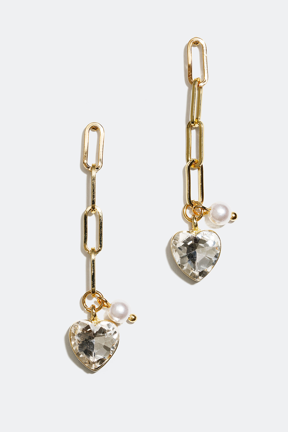Guldfarvede kædeøreringe med hjerter og perler i gruppen Smykker / Øreringe hos Glitter (253003550202)