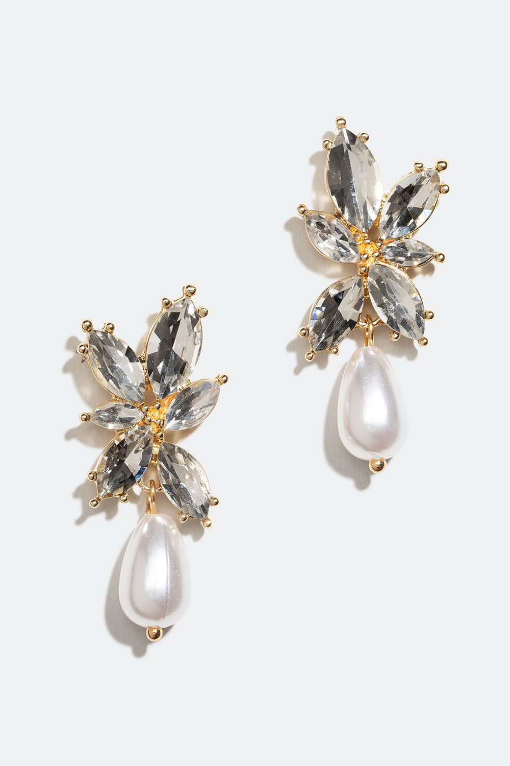 Øreringe med glassten og dråbeformede perler i gruppen Smykker / Øreringe hos Glitter (253006320202)