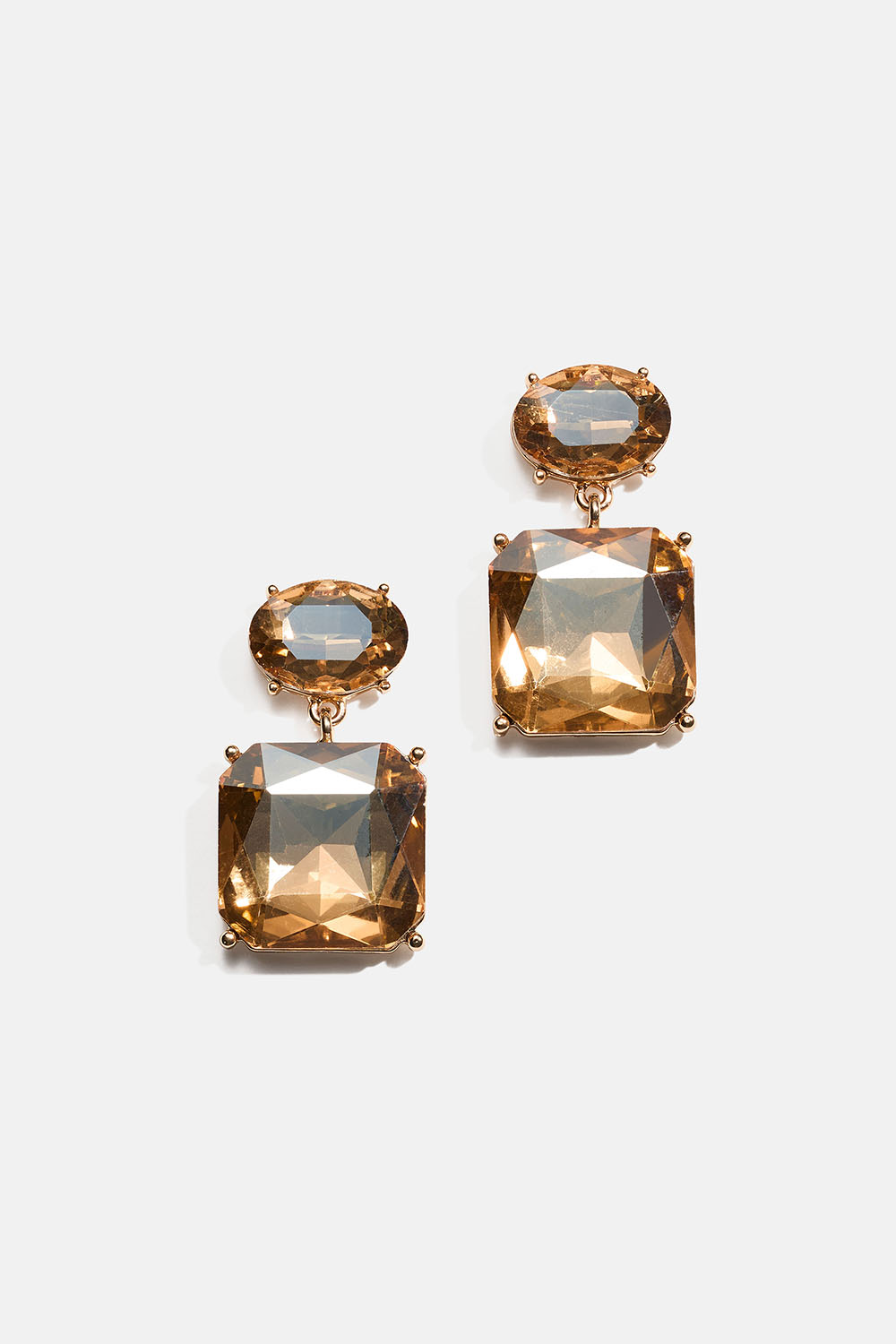 Guldfarvede øreringe med ovale og firkantede glassten i gruppen Smykker / Øreringe hos Glitter (253010888300)