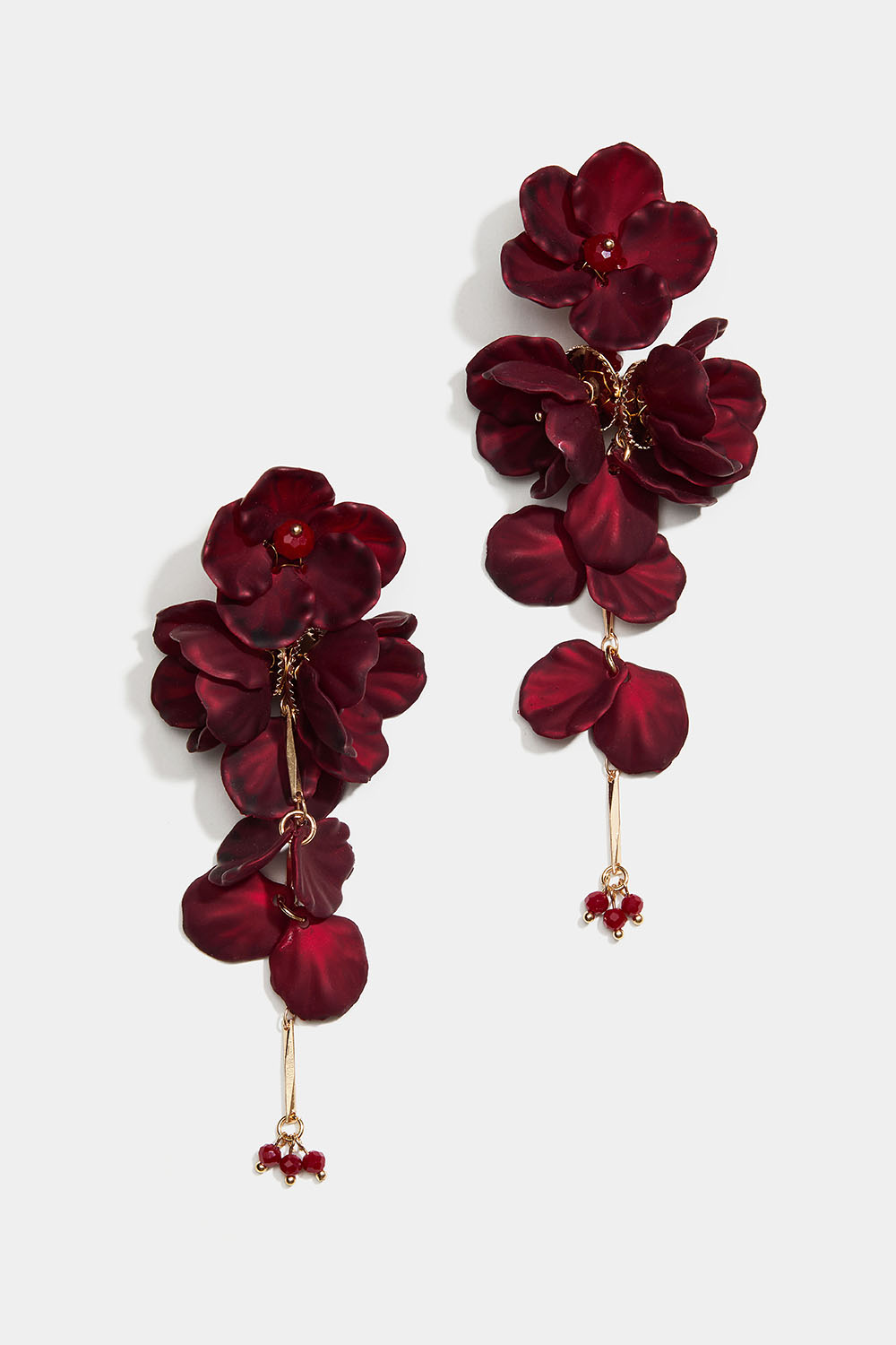 Øreringe med store bordeauxrøde blomster i gruppen Smykker / Øreringe hos Glitter (253011766302)