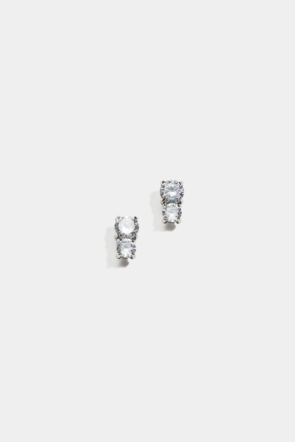 Ørestikker i stål med to Cubic Zirconia-sten i gruppen Stainless Steel / Øreringe i stål hos Glitter (253012121600)