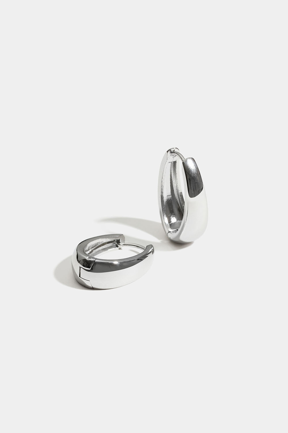 Ovale hoops i stål i gruppen Stainless Steel / Øreringe i stål hos Glitter (253012141600)