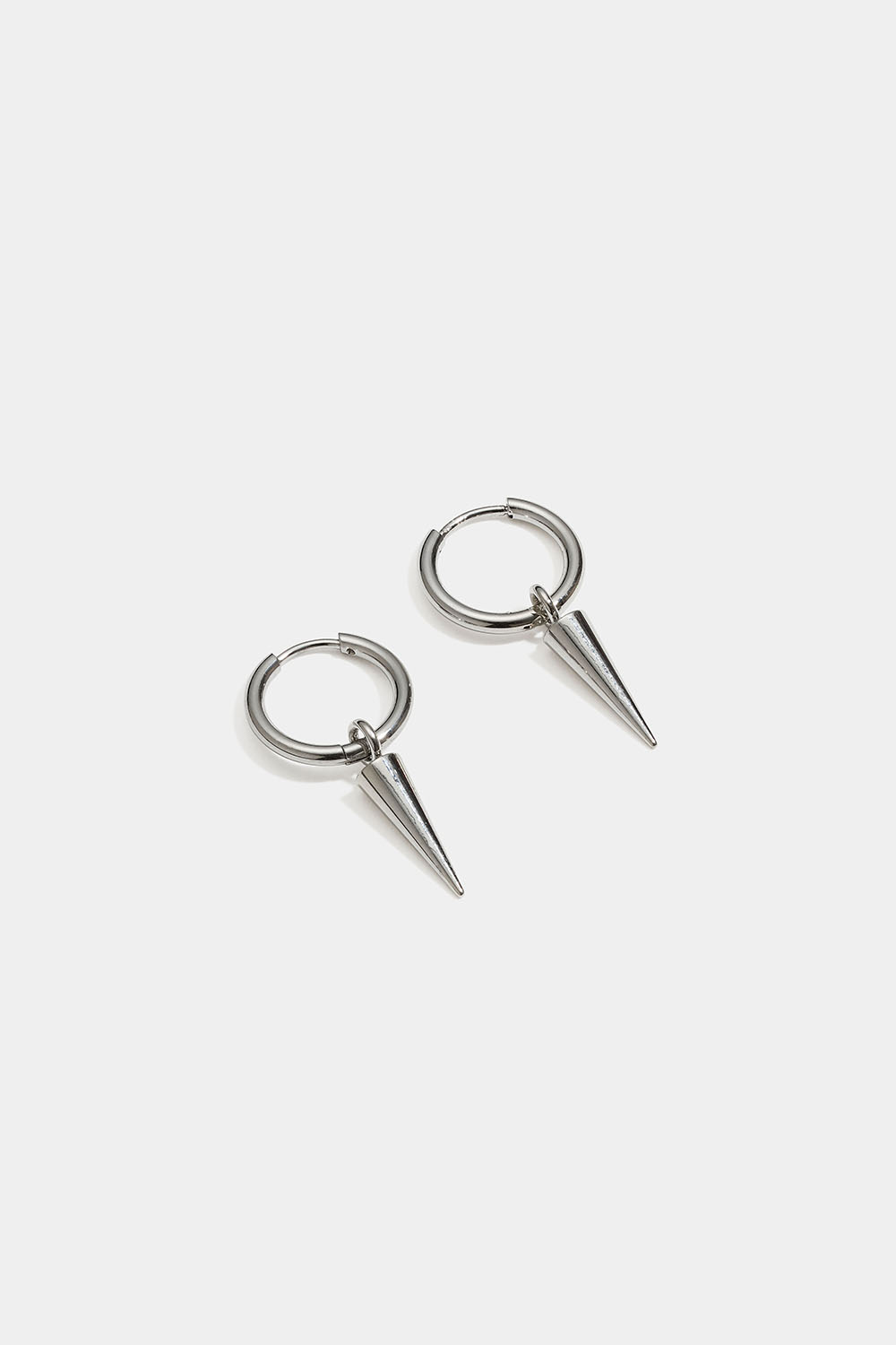 Hoops i stål med nitter i gruppen Stainless Steel / Øreringe i stål hos Glitter (253012151600)