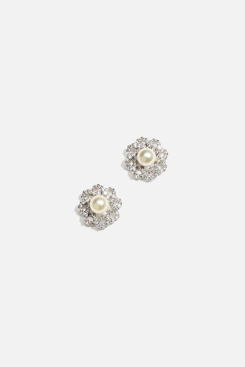 Fleur earrings - Ivory i gruppen Lily and Rose - Øreringe hos Glitter (253746391000)