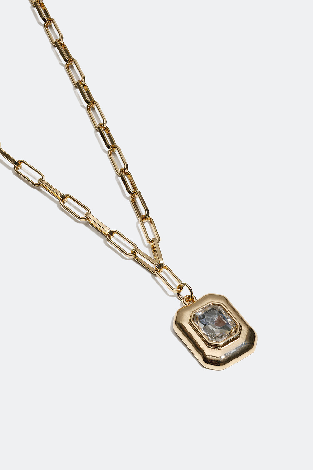 Guldfarvet kæde halskæde med vedhæng med glassten i gruppen Smykker / Halskæder / Halskæder med vedhæng hos Glitter (254000662000)