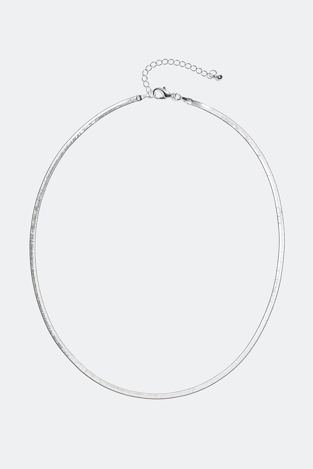 Flad sølvfarvet halskæde i gruppen Smykker / Halskæder / Kæder hos Glitter (254000681000)