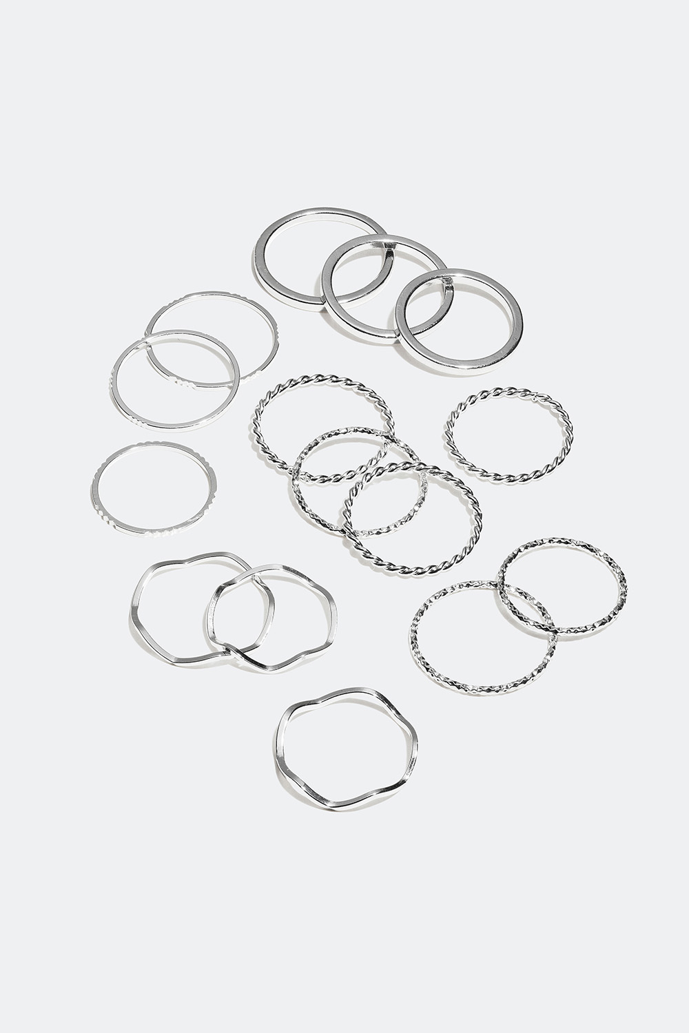 Smalle ringe i forskellige størrelser, 15-pak i gruppen Smykker / Ringe / Flerpak hos Glitter (25600010)