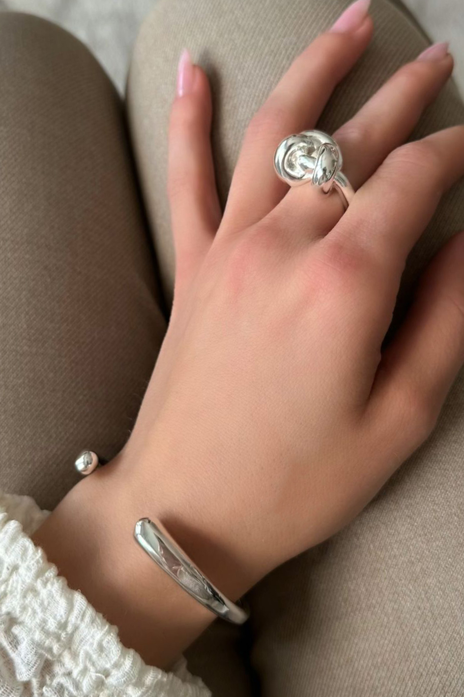 Chunky ring med knude i gruppen Smykker / Ringe / Brede hos Glitter (25600085)