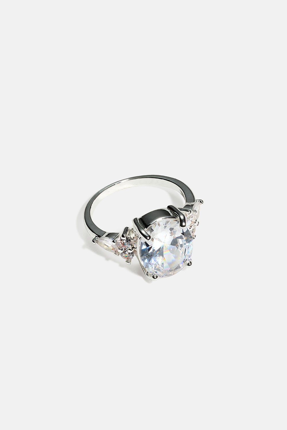 Ring med stor oval glassten i gruppen Smykker / Ringe hos Glitter (2560018302)