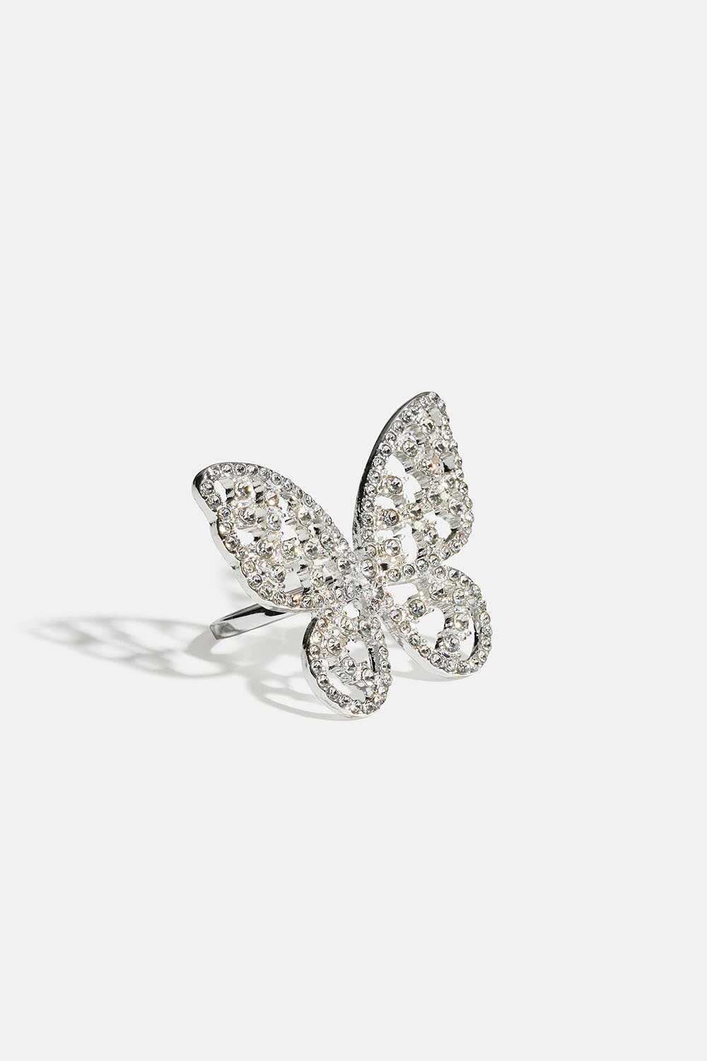 Ring med stor sommerfugl og glassten i gruppen Smykker / Ringe / Similiringe hos Glitter (2560018502)