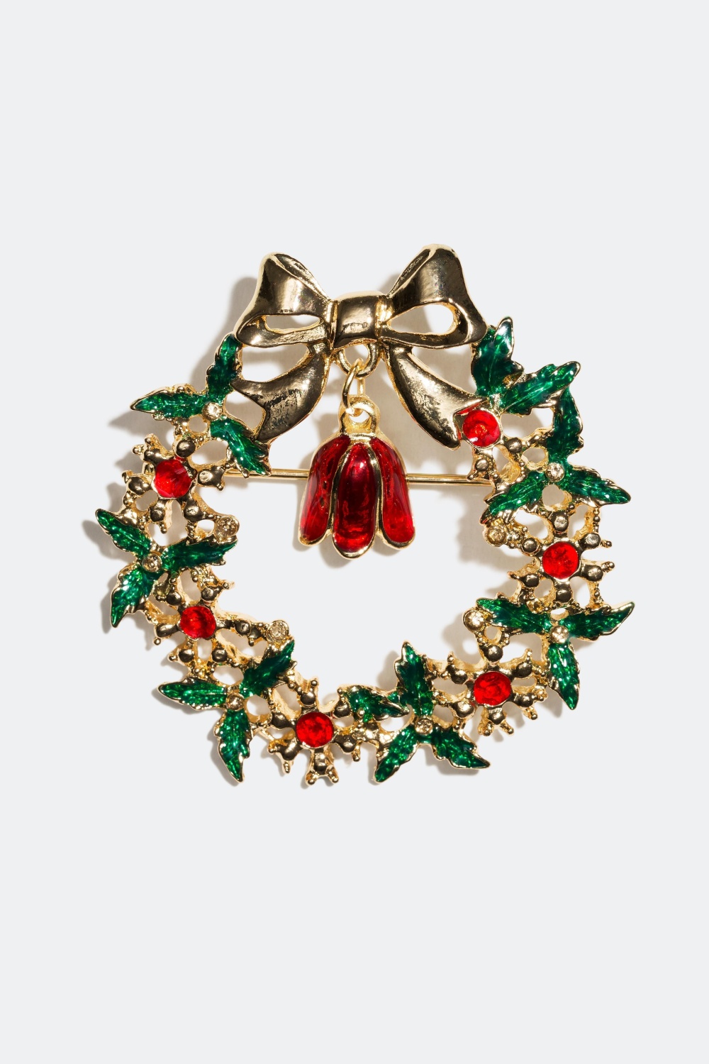 Broche med dekorativ julekrans i gruppen Jul / Christmas Collection hos Glitter (317981)