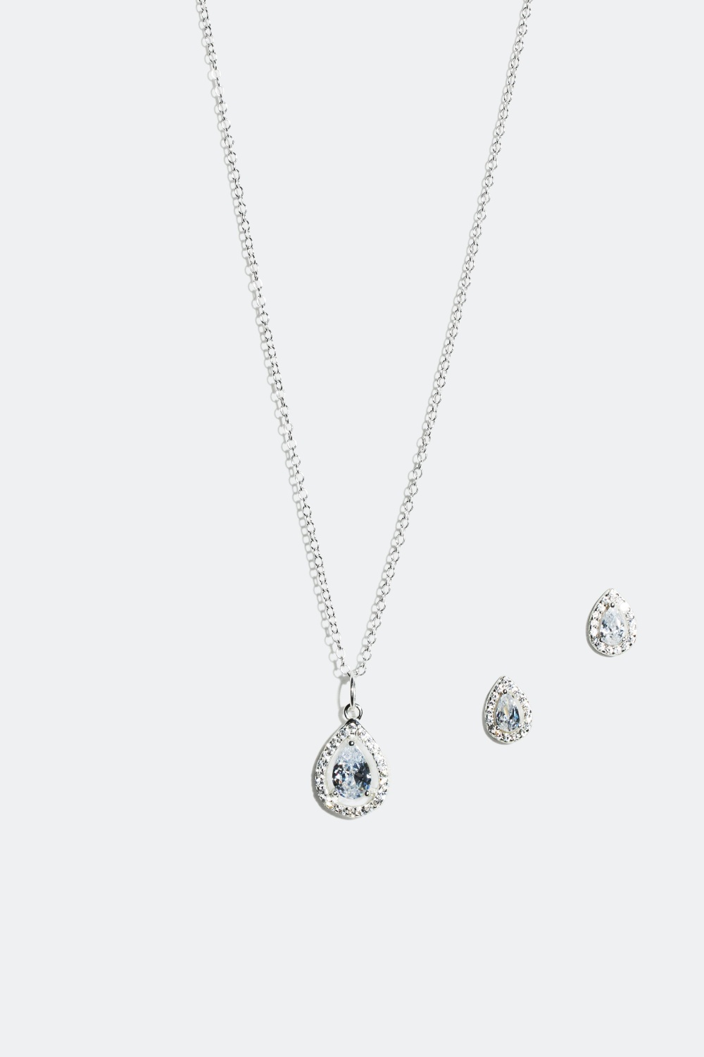 Smykkesæt halskæde og øreringe med dråbeformede glassten i gruppen Sølvsmykker hos Glitter (318321)