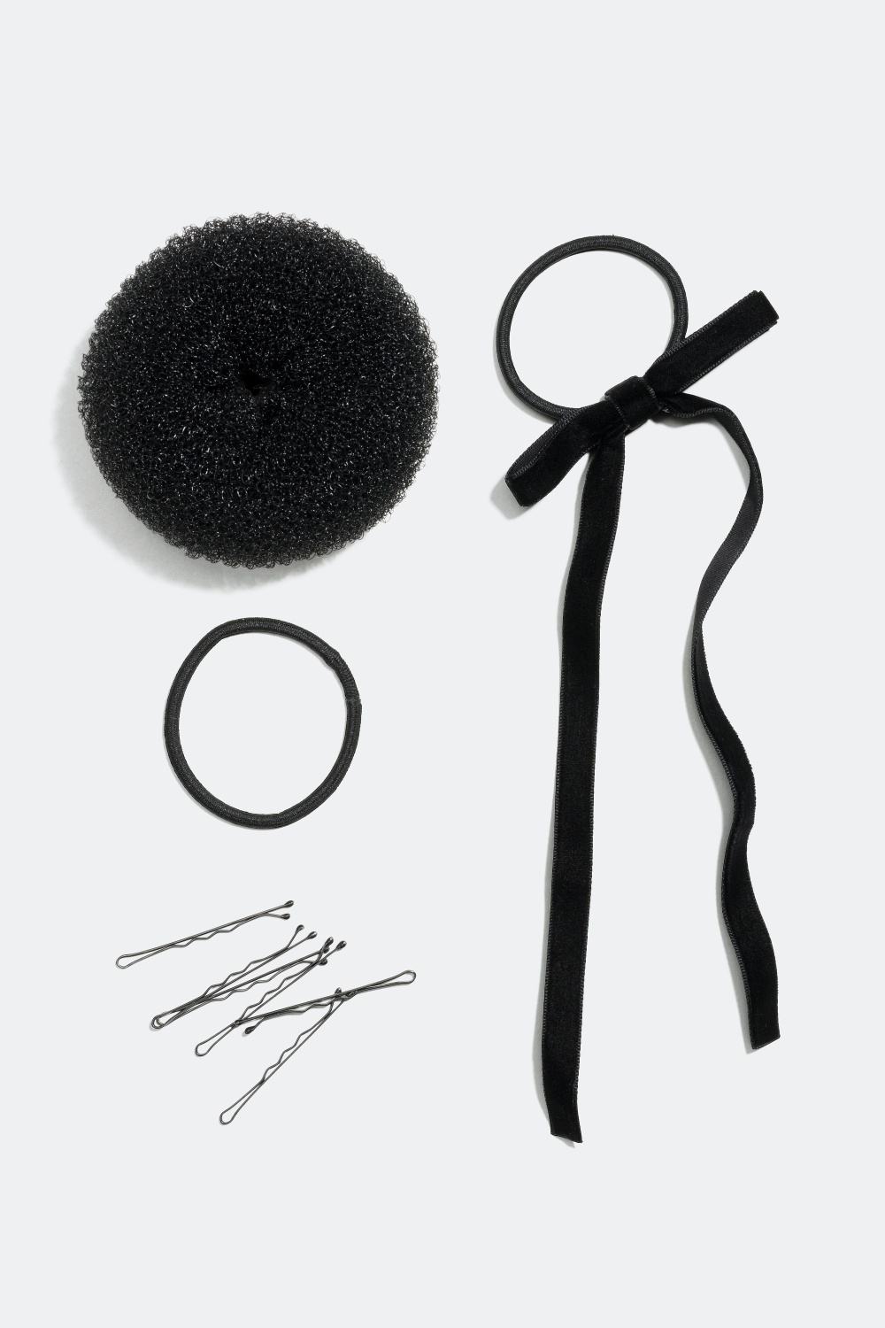Sæt med donut, hårelastik med sløjfe og hårnåle i gruppen Håraccessories / Styling & hårredskaber / Hårdonuts hos Glitter (319366)