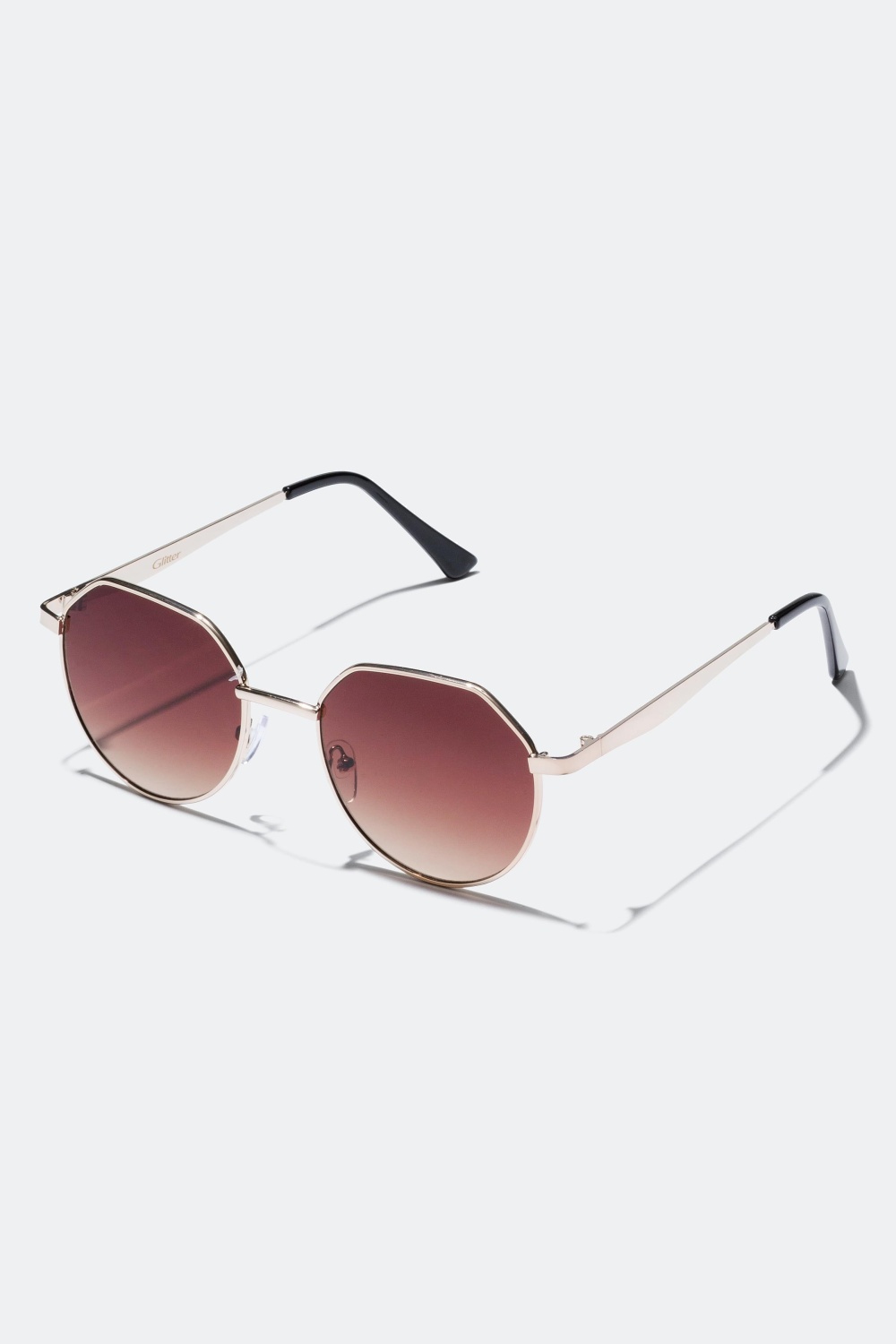 Solbriller, kantede med farvede glas i gruppen Accessories hos Glitter (322336)