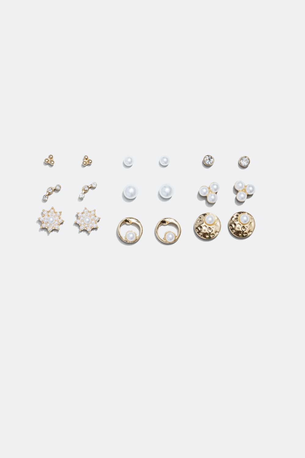 9-pak guldfarvede øreringe med perler og glassten i gruppen Alle Smykker / Øreringe hos Glitter (324523)