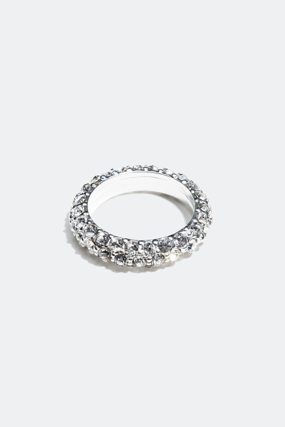 Sølvfarvet ring med sten i gruppen Smykker hos Glitter (325125)