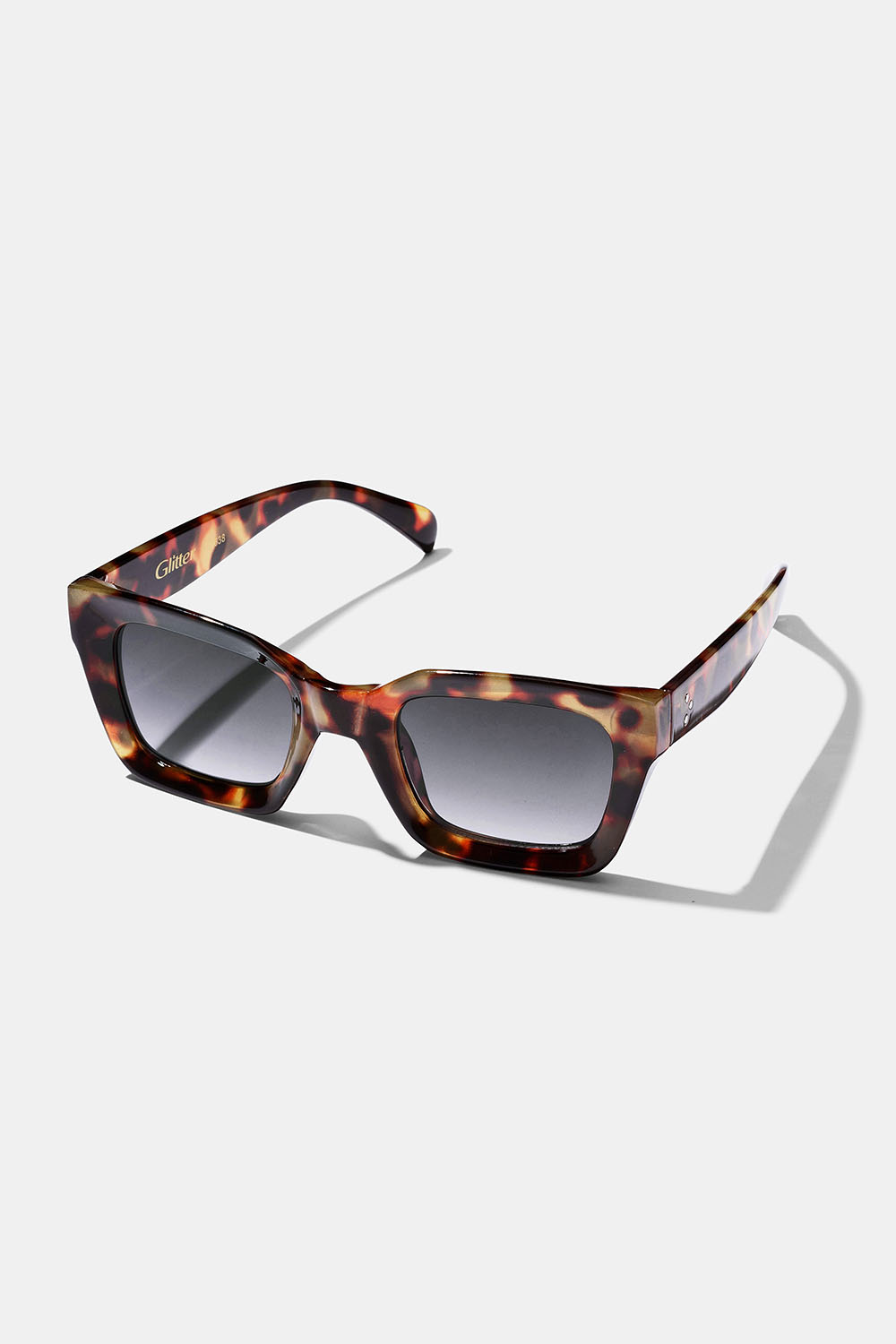Solbriller med en firkantet form i gruppen Accessories / Solbriller hos Glitter (325638)
