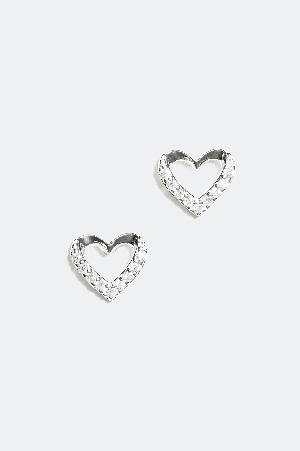 Ørestikker i ægte sølv med form som et hjerte dekoreret med sten i kubisk zirkonia i gruppen Ægte sølv / Sølvøreringe hos Glitter (326955)