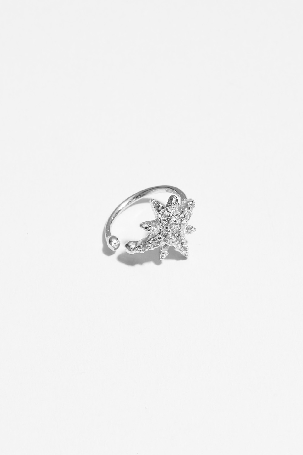 Ear cuff i ægte sølv med stjerne i gruppen Udsalg / Smykker hos Glitter (327639011000)