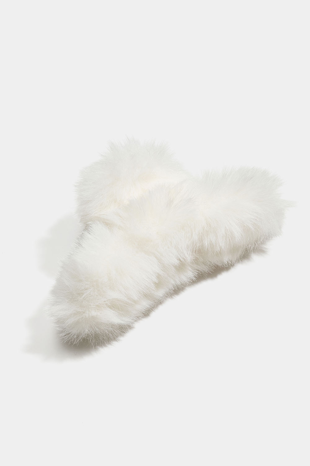 Hvidt fluffy hårspænde i gruppen Håraccessories / Spænder & klemmer / Hårklemmer hos Glitter (331001803100)