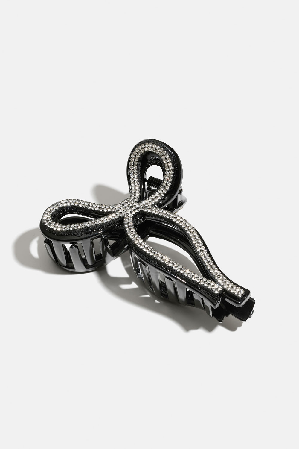 Hårklemme i sløjfeform med similisten i gruppen Håraccessories / Spænder & klemmer / Hårklemmer hos Glitter (331001839000)