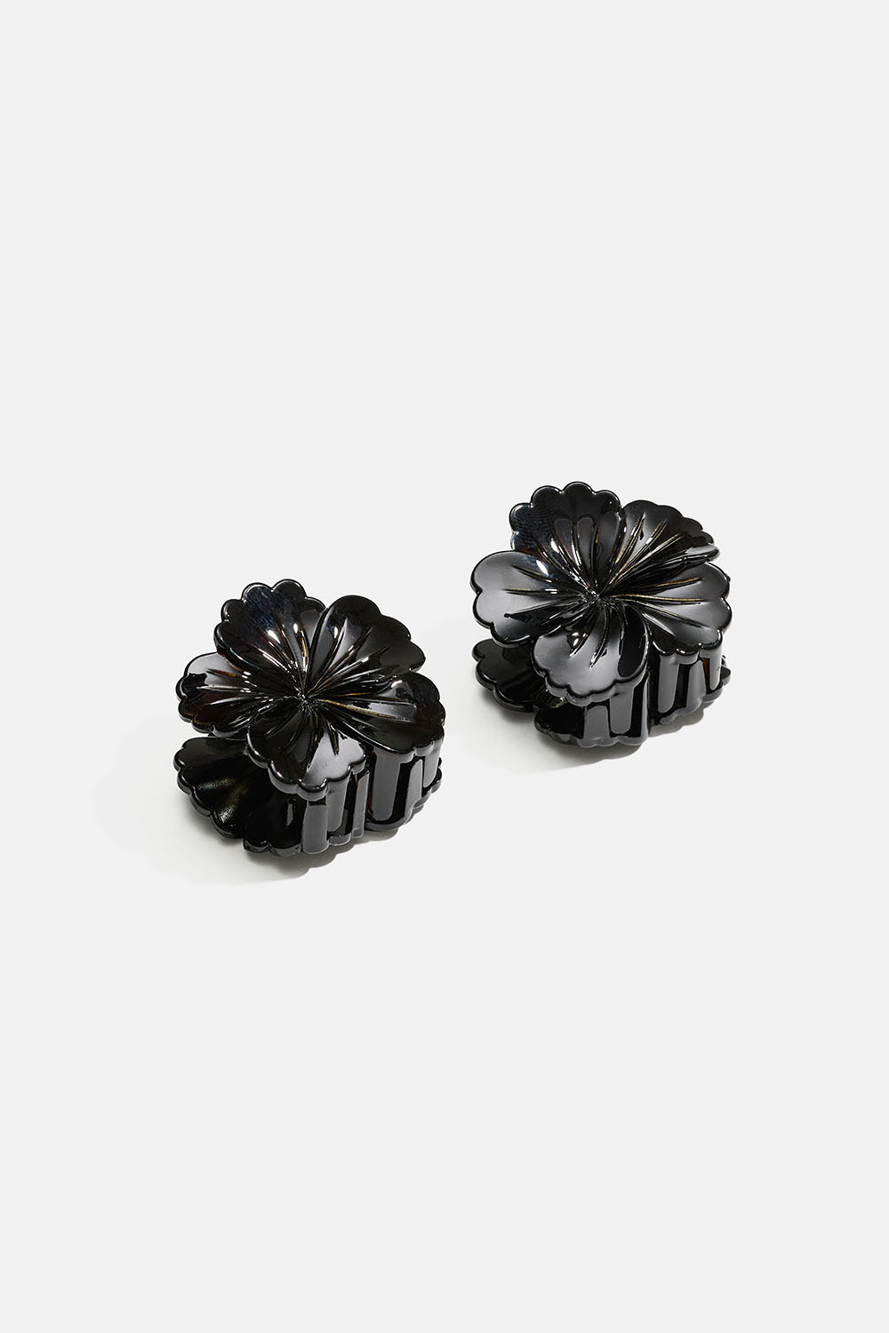 Små, sorte blomsterformede hårspænder, 2-pak i gruppen Håraccessories / Spænder & klemmer / Flerpak hos Glitter (331002179000)