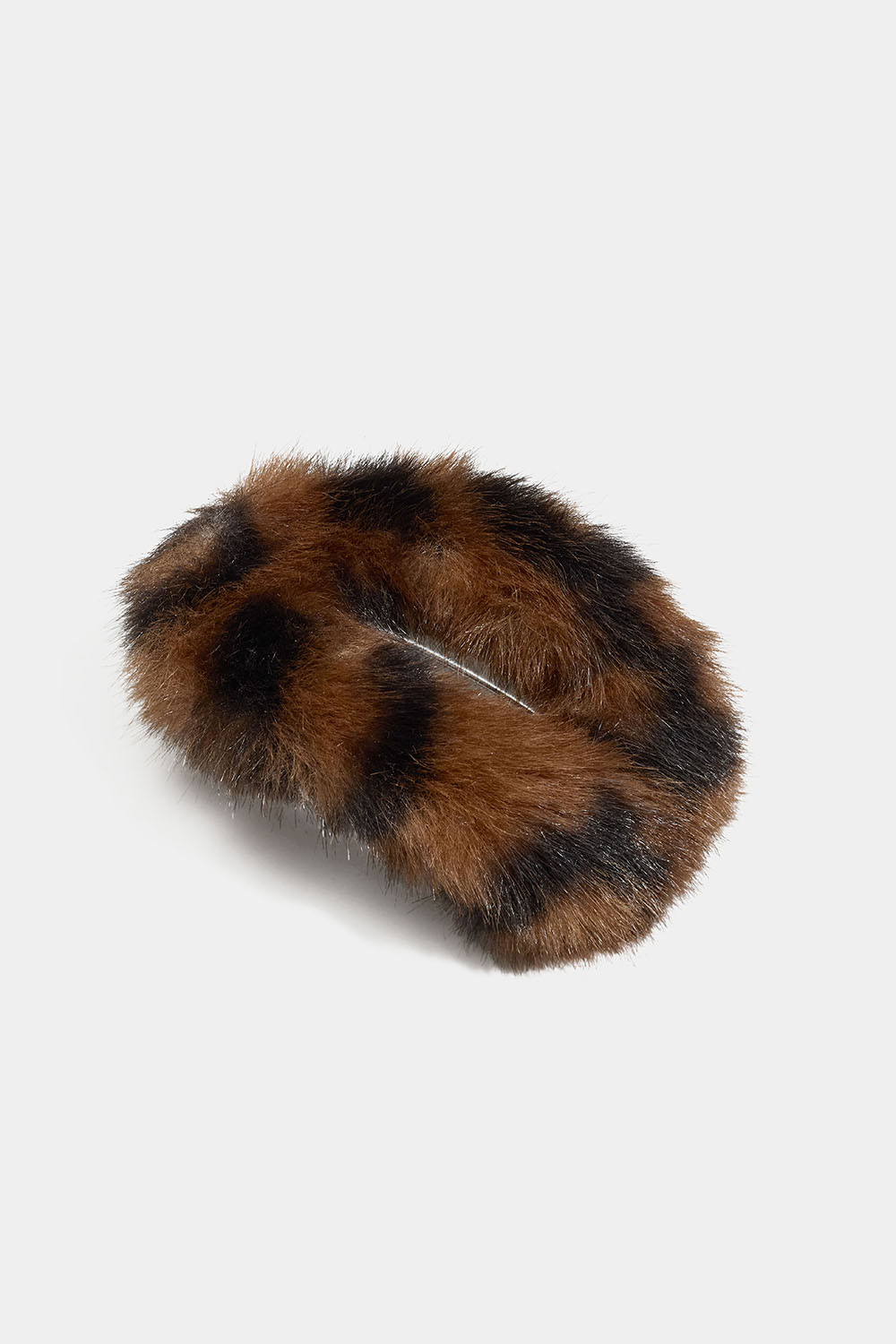 Plysset hårklemme med leopardmønster i gruppen Håraccessories / Spænder & klemmer / Hårklemmer hos Glitter (331002290500)