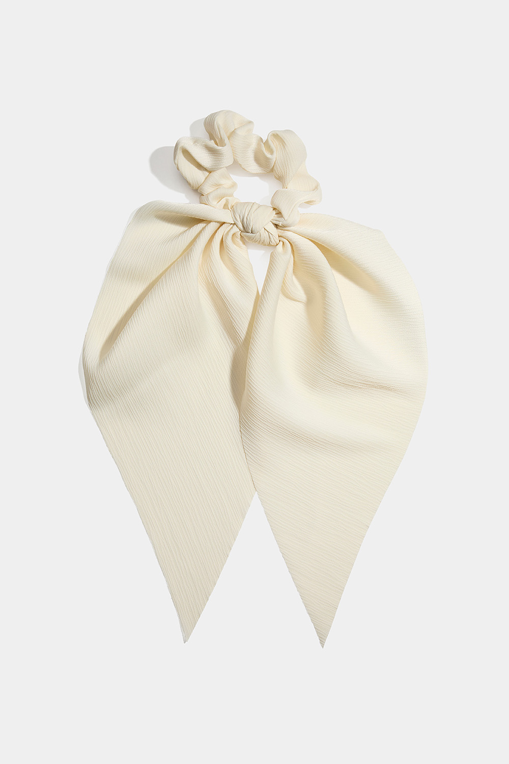 Beige scrunchie hale i gruppen Håraccessories / Scrunchies / Scrunchies med tørklædedetalje hos Glitter (332000798300)