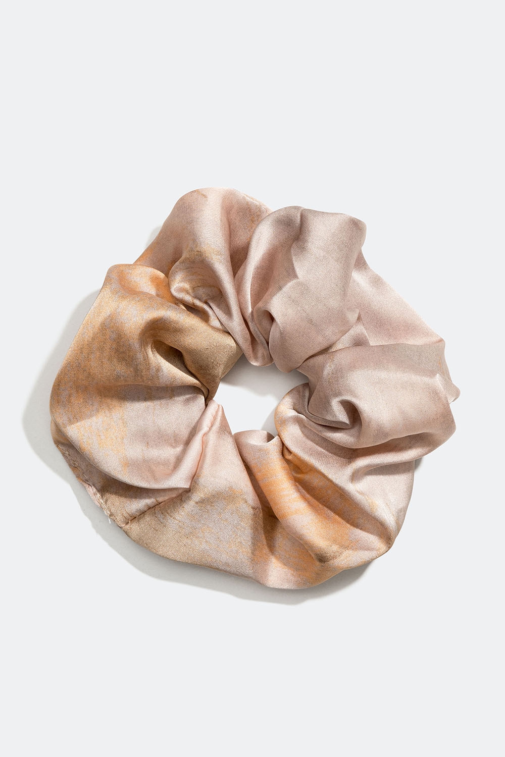 Lyserød scrunchie med mønster i gruppen Håraccessories / Scrunchies hos Glitter (332000805400)